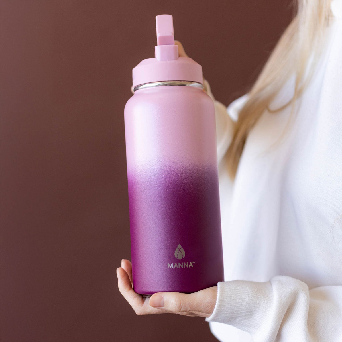 32-oz-powel-bottle-d8 32_Manna_Website_Lifestyles-2.jpg