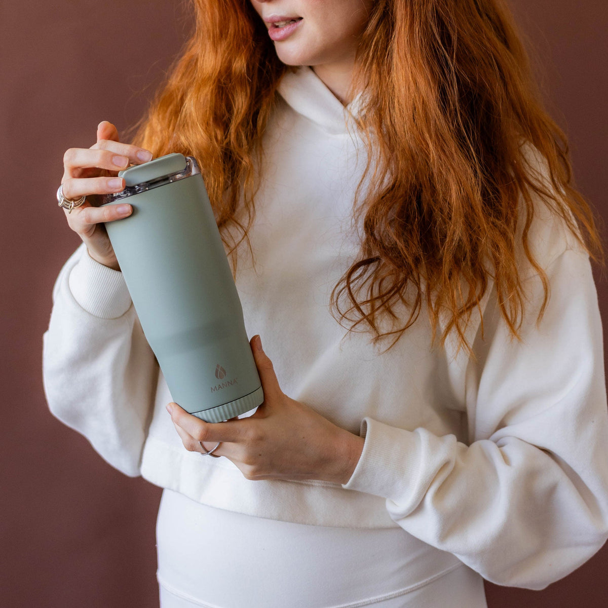 30-oz-groove-tumbler-w9 4Manna_Website_Lifestyles-17.jpg